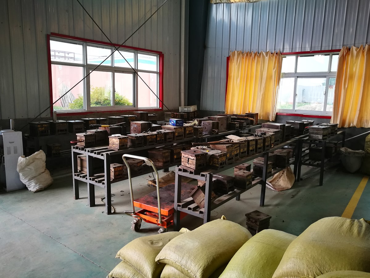 custom mold workshop for OEM hand tool and tape measure shell development
